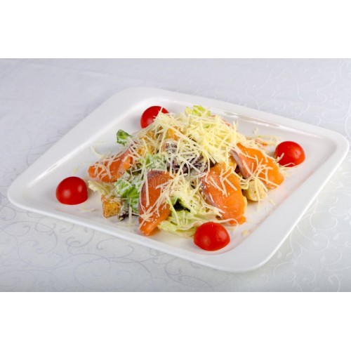 Салат цезарь с лососем